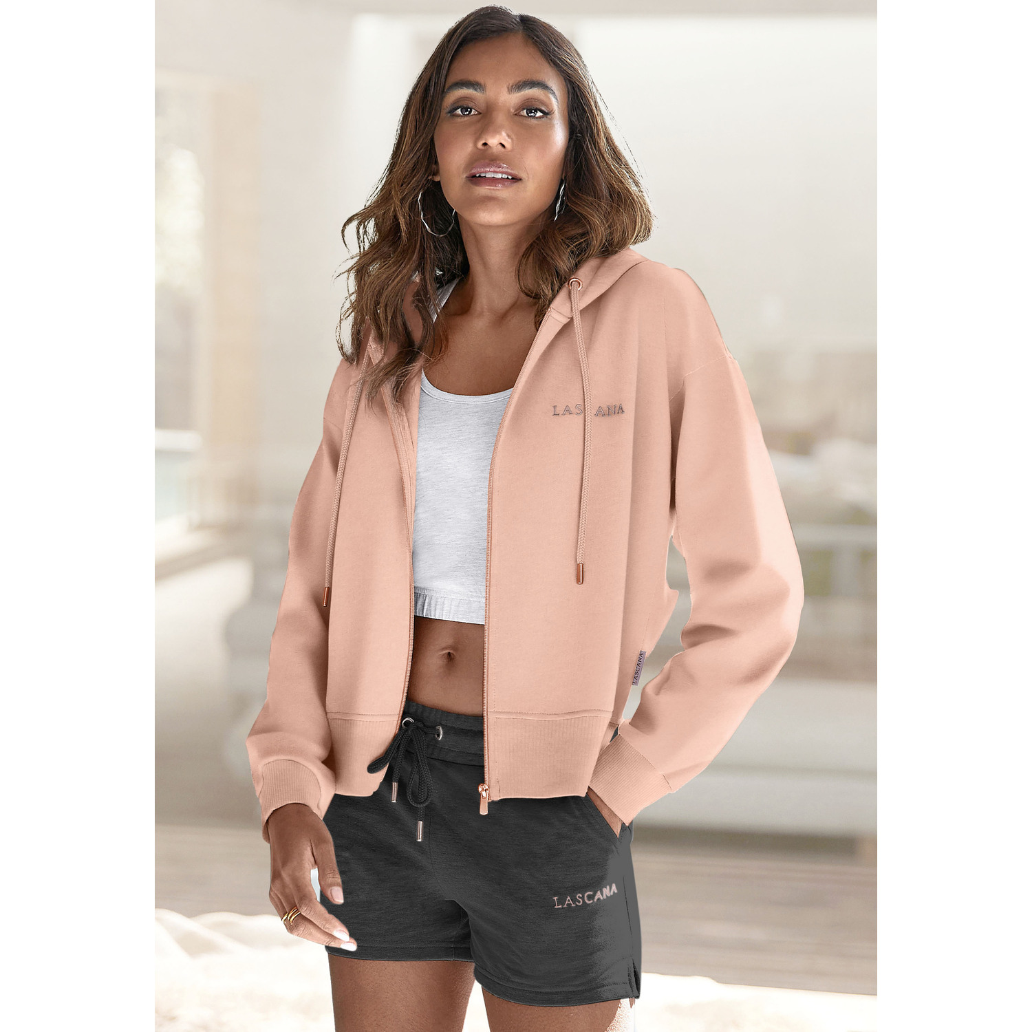 LASCANA Kapuzensweatjacke Damen pfirsich Gr.40/42 LASCANA Kapuzensweatjacke Damen pfirsich Gr.40/42 von Lascana