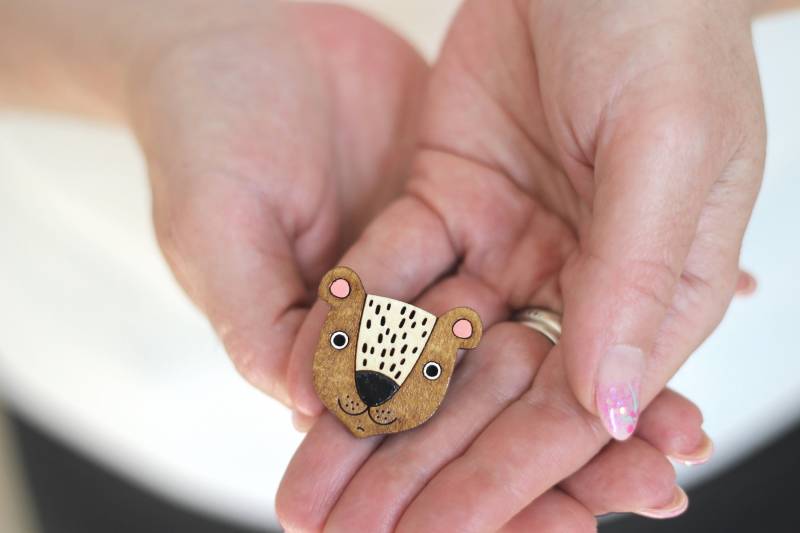 Bär Handbemalte Holzbrosche Bär Handbemalte Holzbrosche von LaserArtAtelier