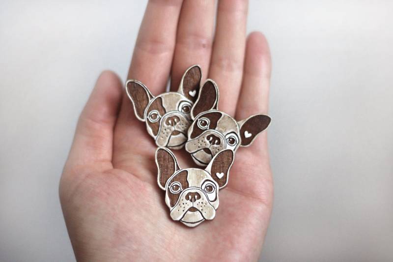 Bulldogge Hand Bemalte Holzbrosche Bulldogge Hand Bemalte Holzbrosche von LaserArtAtelier
