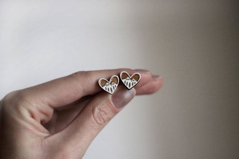 Herz Berge Handbemalte Ohrringe Aus Holz | Ohrstecker Hypoallergene Herz Berge Handbemalte Ohrringe Aus Holz | Ohrstecker Hypoallergene von LaserArtAtelier