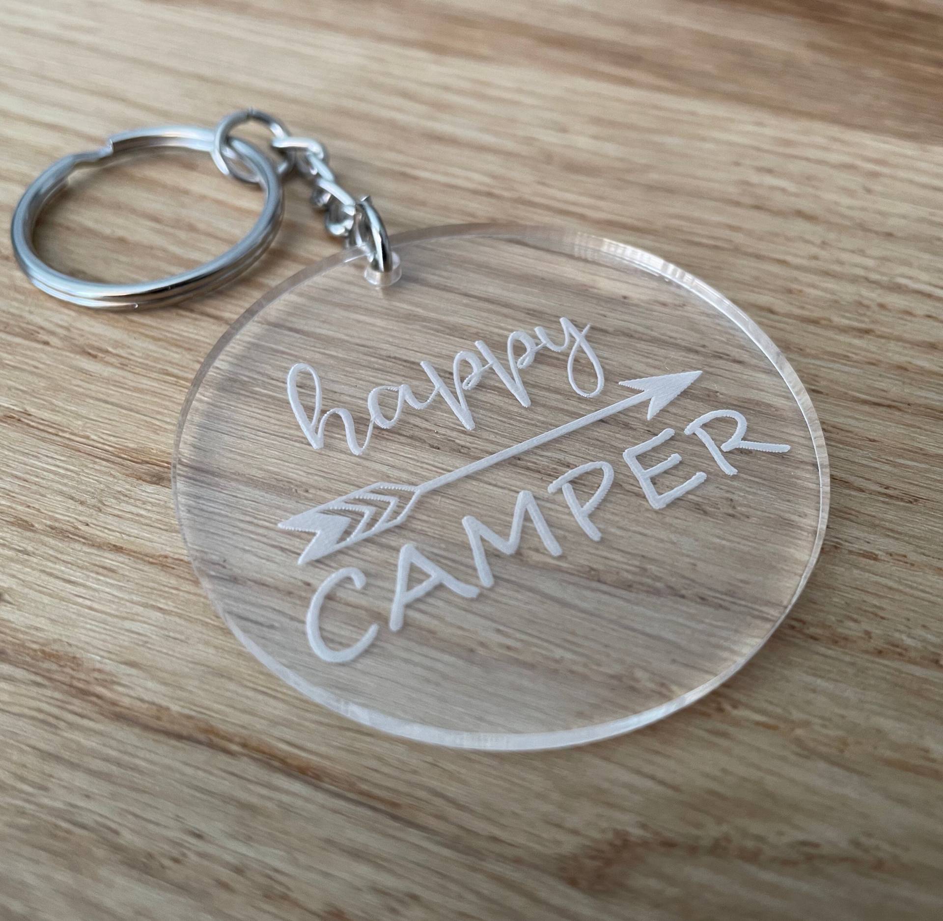 Schlüsselanhänger Happy Camper Aus Plexiglas Schlüsselanhänger Happy Camper Aus Plexiglas von LaserArtFactory