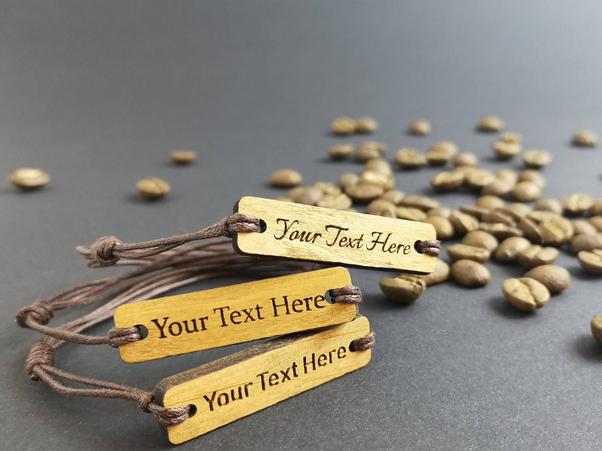 Personalisiertes Holzarmband Mit Gravur Gewachstes Baumwollband, Metallfrei Personalisiertes Holzarmband Mit Gravur Gewachstes Baumwollband, Metallfrei von LaserKitchen