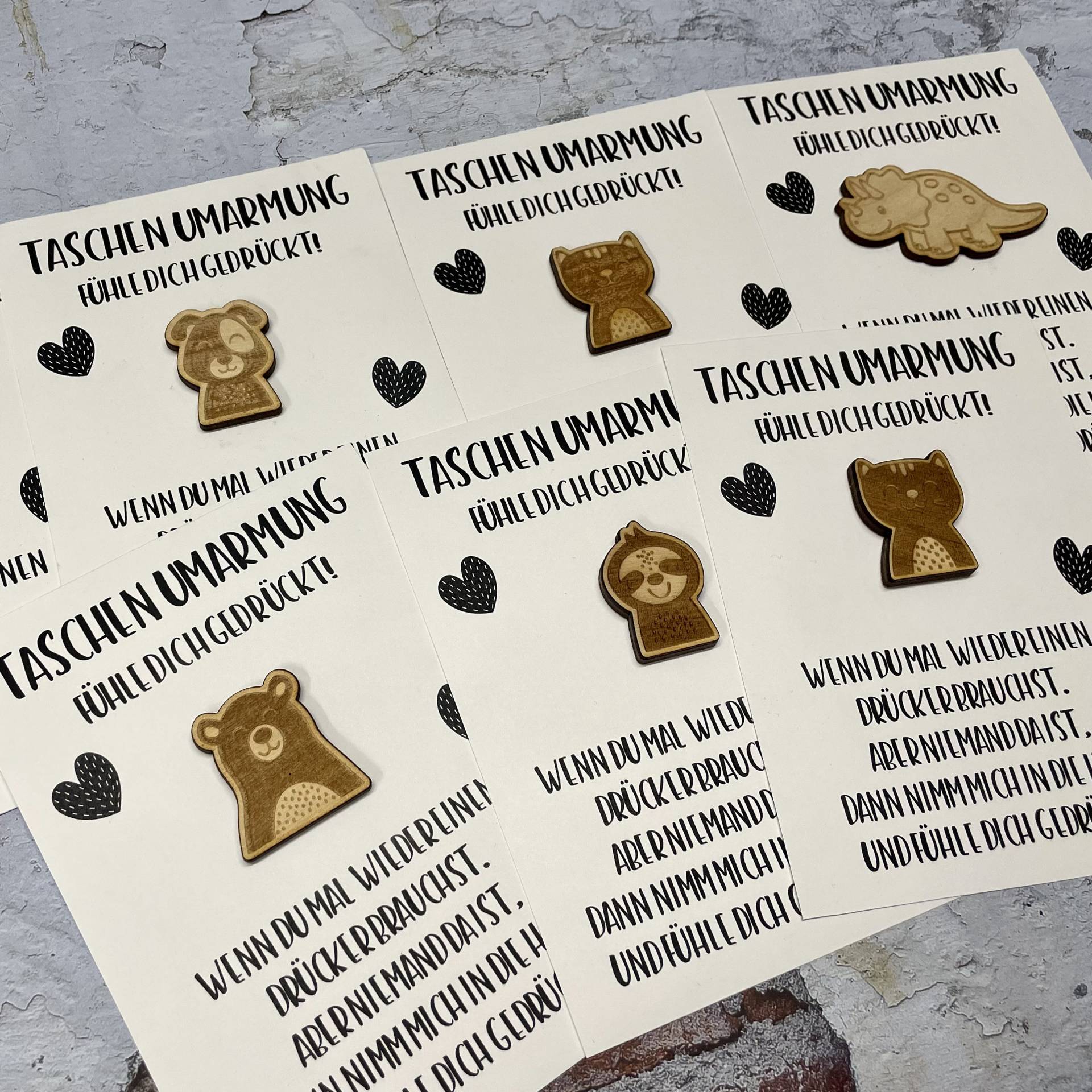 Pocket Hug - Taschenumarmung | Geburtstag Glücksbringer Geschenk Schule Pocket Hug - Taschenumarmung | Geburtstag Glücksbringer Geschenk Schule von LaserTurm