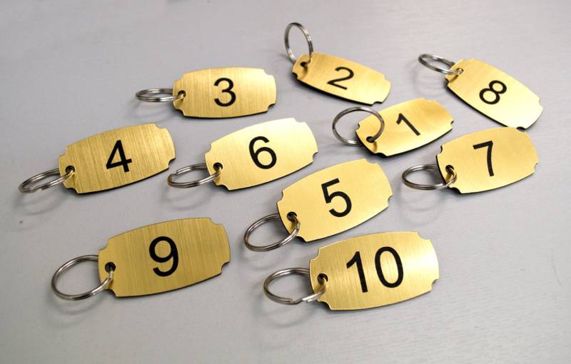 Set Mit 10 Nummerierten Schlüsselanhängern, Ideal Für Vereine, Freizeitzentren, Schule Set Mit 10 Nummerierten Schlüsselanhängern, Ideal Für Vereine, Freizeitzentren, Schule von LaserVinylArts