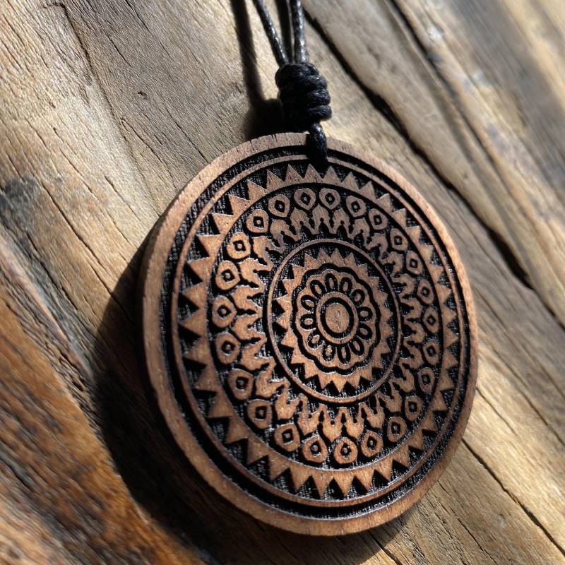 Boho Holzschmuck Holzkette, Bohemian Naturschmuck Mahagoni Buche Oder Walnuss, Schöne Mandala Halskette Für Frauen Und Männer Boho Holzschmuck Holzkette, Bohemian Naturschmuck Mahagoni Buche Oder Walnuss, Schöne Mandala Halskette Für Frauen Und Männer von Lasercrafthome