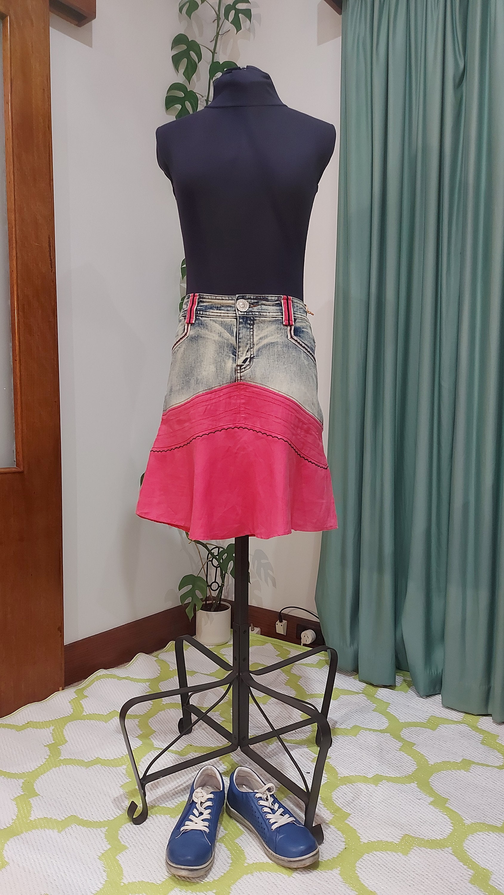 Rosa Leinen Und Stretch Denim Upcycled Knielanger Rock Sommerrock Medium - Large von LaskaClothing