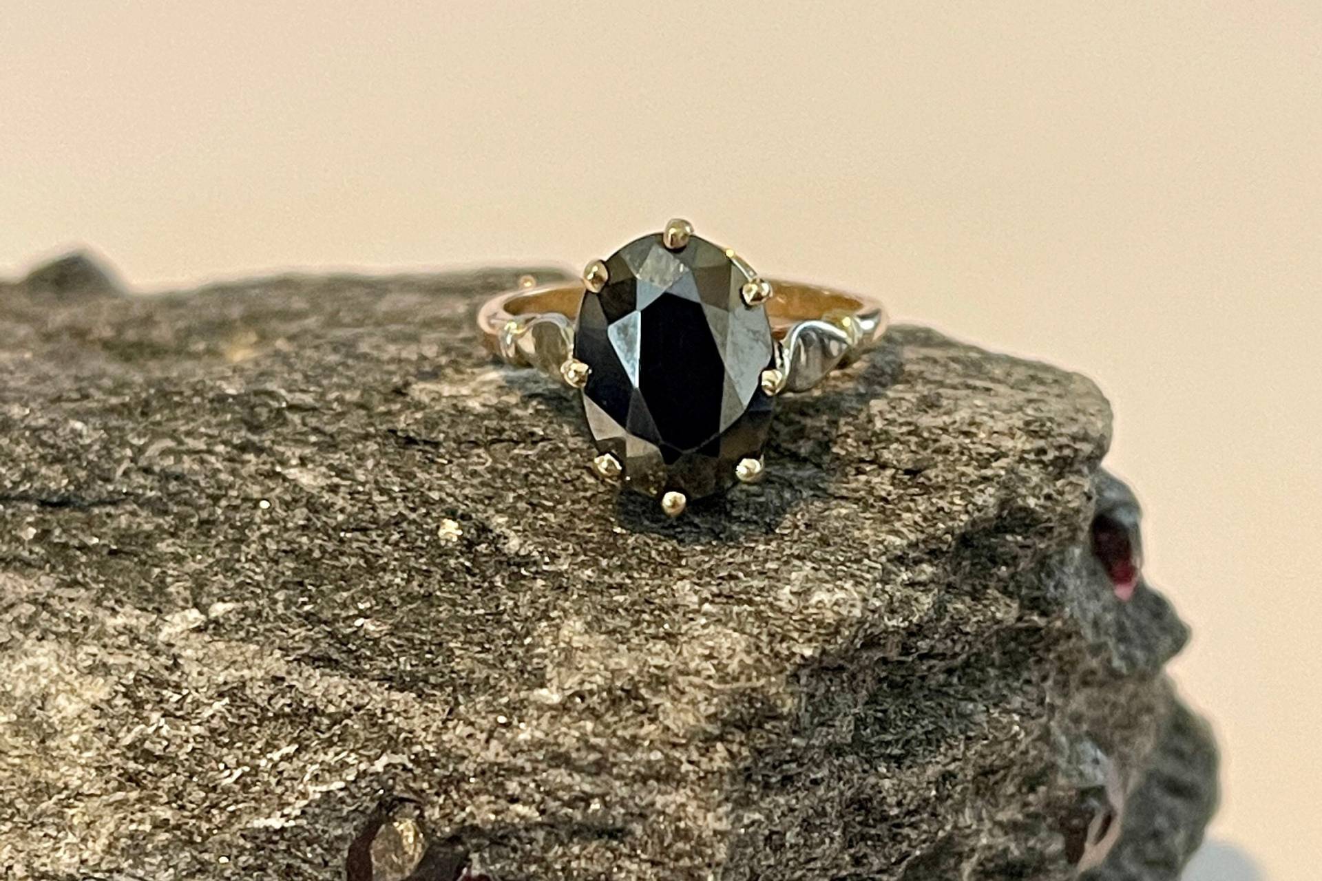 Hämatit Ring-Antique 14K Gelb/Weiß Gold 2, 88 Karat Statement Ring -Größe 5, 5 - Schwarzer Edelstein Feinen Schmuck Hämatit Ring-Antique 14K Gelb/Weiß Gold 2, 88 Karat Statement Ring -Größe 5, 5 - Schwarzer Edelstein Feinen Schmuck von LastCenturyJewels