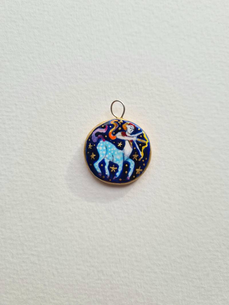 Handbemalter Schütze Charm Porzellan Sternzeichen Anhänger Handbemalter Schütze Charm Porzellan Sternzeichen Anhänger von LastRomantic
