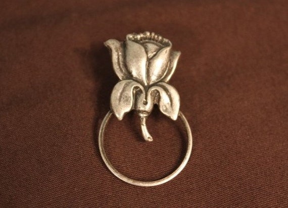 Vintage Mid Century Silber Rose Brosche Mit Ring Pin Made in Den Usa Vintage Mid Century Silber Rose Brosche Mit Ring Pin Made in Den Usa von LastWordThreads
