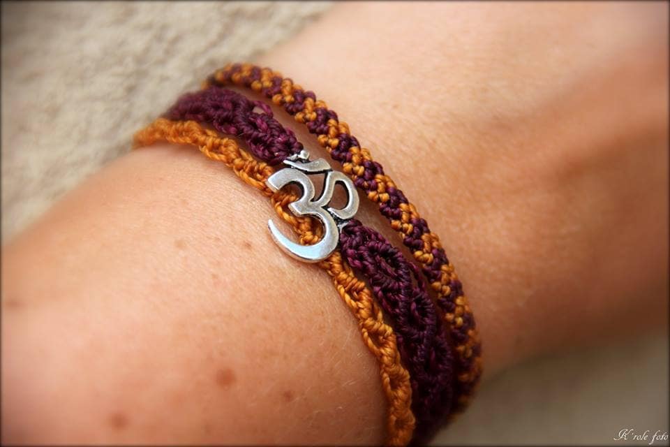 Makramee-Armbänder 3 in 1, Om Silber, Armbänder Verstellbare Größe Makramee-Armbänder 3 in 1, Om Silber, Armbänder Verstellbare Größe von LatelierLuneRousse