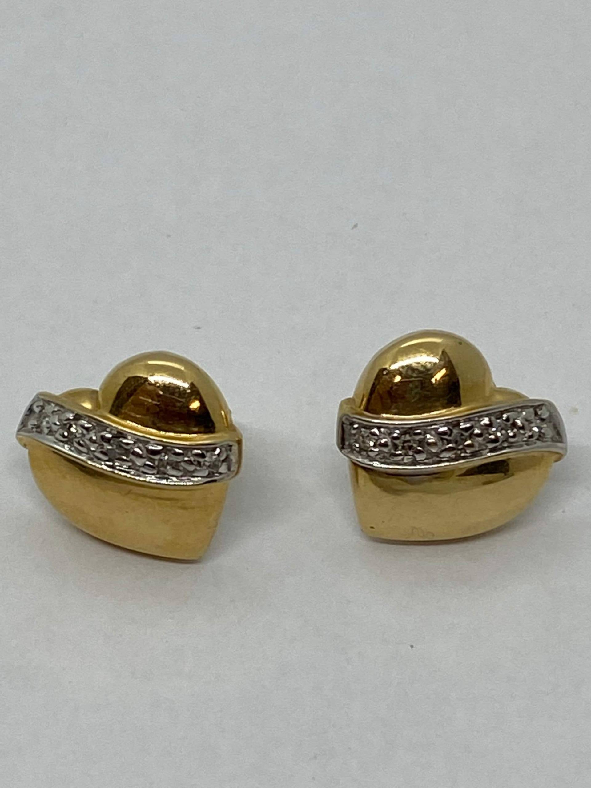 Wunderschöne Herz Diamant 14K Ohrringe Gesamtgewicht .01K Diamanten Vom Gemmologen Verifiziert Wunderschöne Herz Diamant 14K Ohrringe Gesamtgewicht .01K Diamanten Vom Gemmologen Verifiziert von LatentImagesCameras