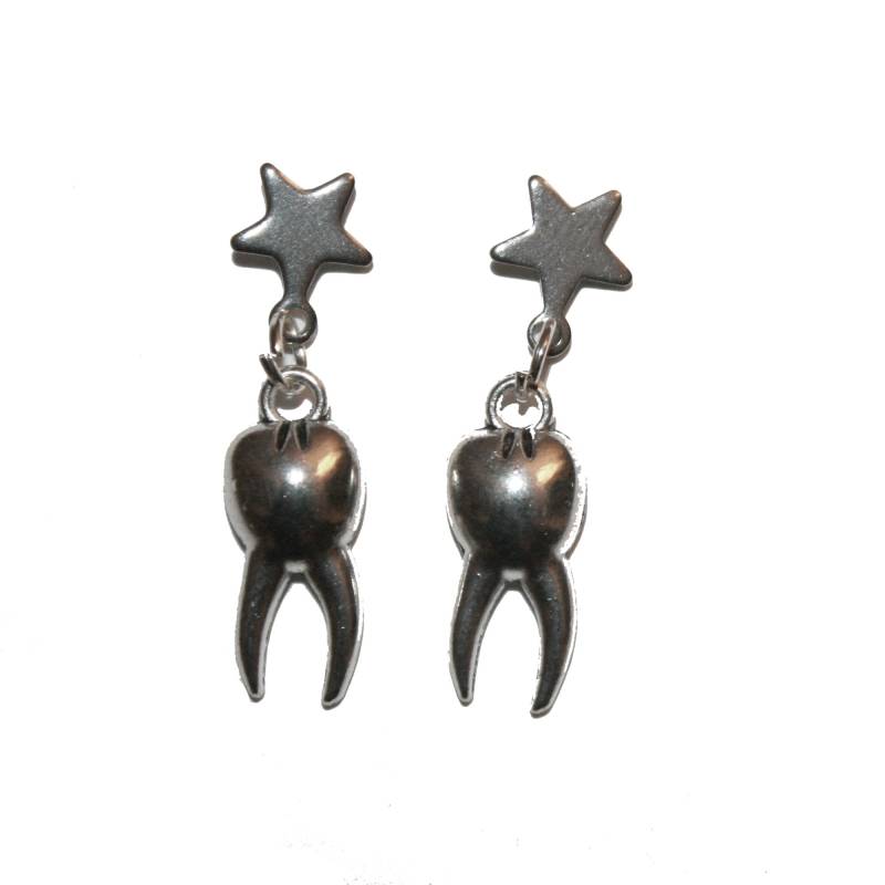 Tooth Star Ohrringe - Zähne Zahn Ohrringe Hoop Silber Geschenk Seltsam Ungerade Schmuck Unique Obscura von LaterOperator