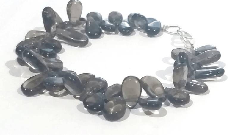 Rauchige Glatte Armband, Natürliche Rauchige Armband Mit Sterling Silber Verschluss, Birne Form Perlen Edelstein von LatestBeadsJewellery