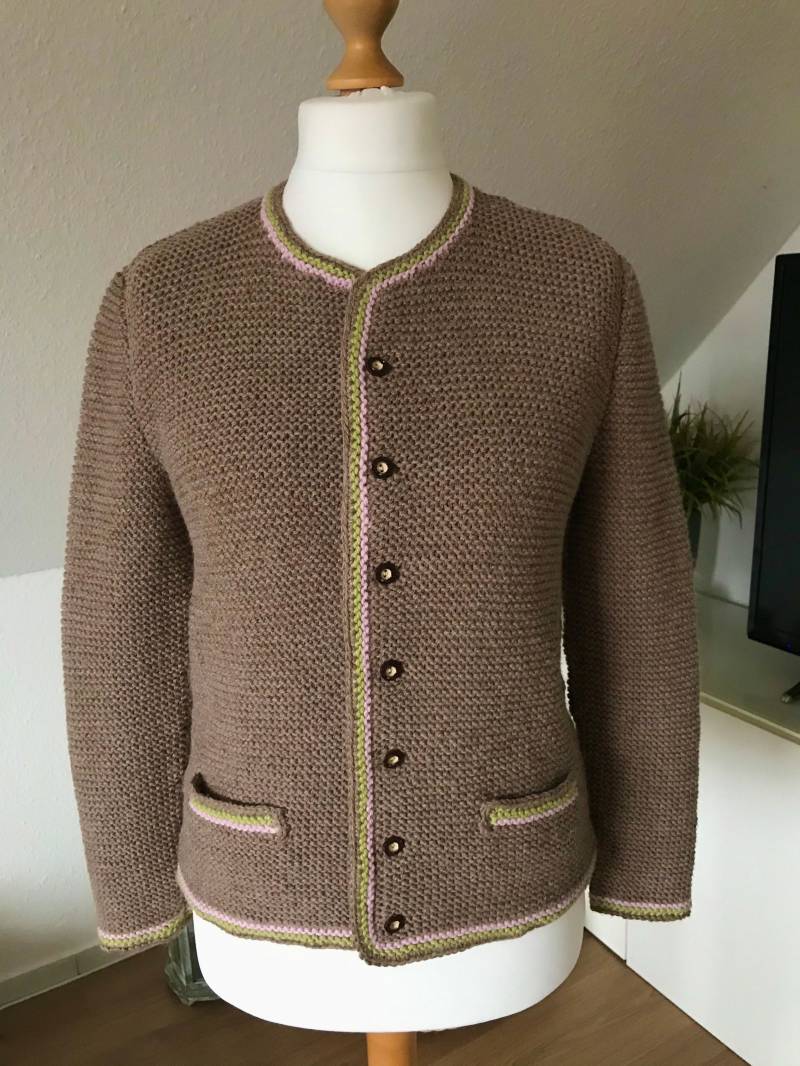 Handgestrickter Trachtenjanker/Trachtenjacke Aus Weichem, Reinem Schurwoll-Alpaka-Mix - in Deiner Wunschfarbe von Latinara