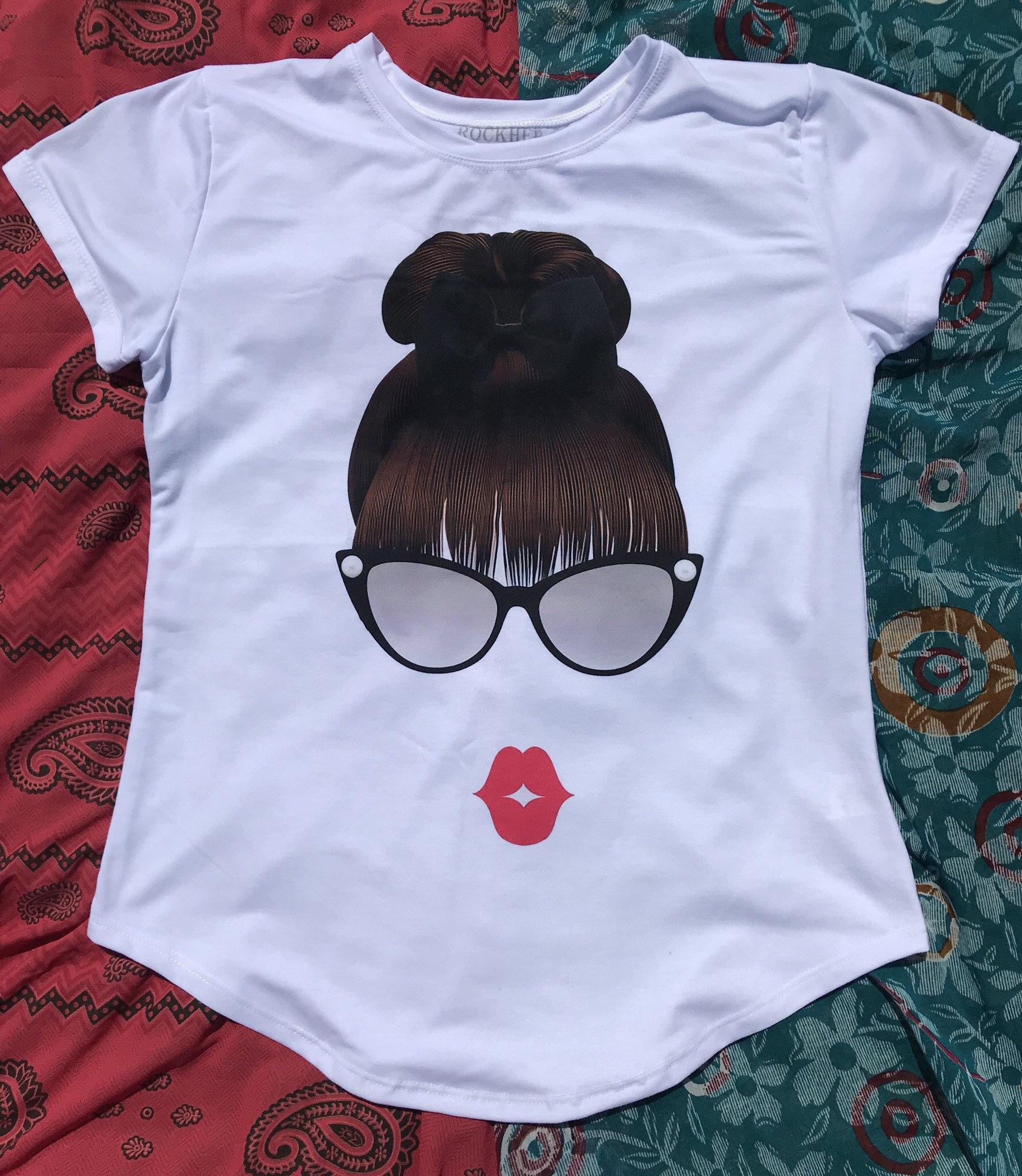 Ausverkauf Fashionista Weißes T-Shirt Ausverkauf Fashionista Weißes T-Shirt von LatinxSpirit