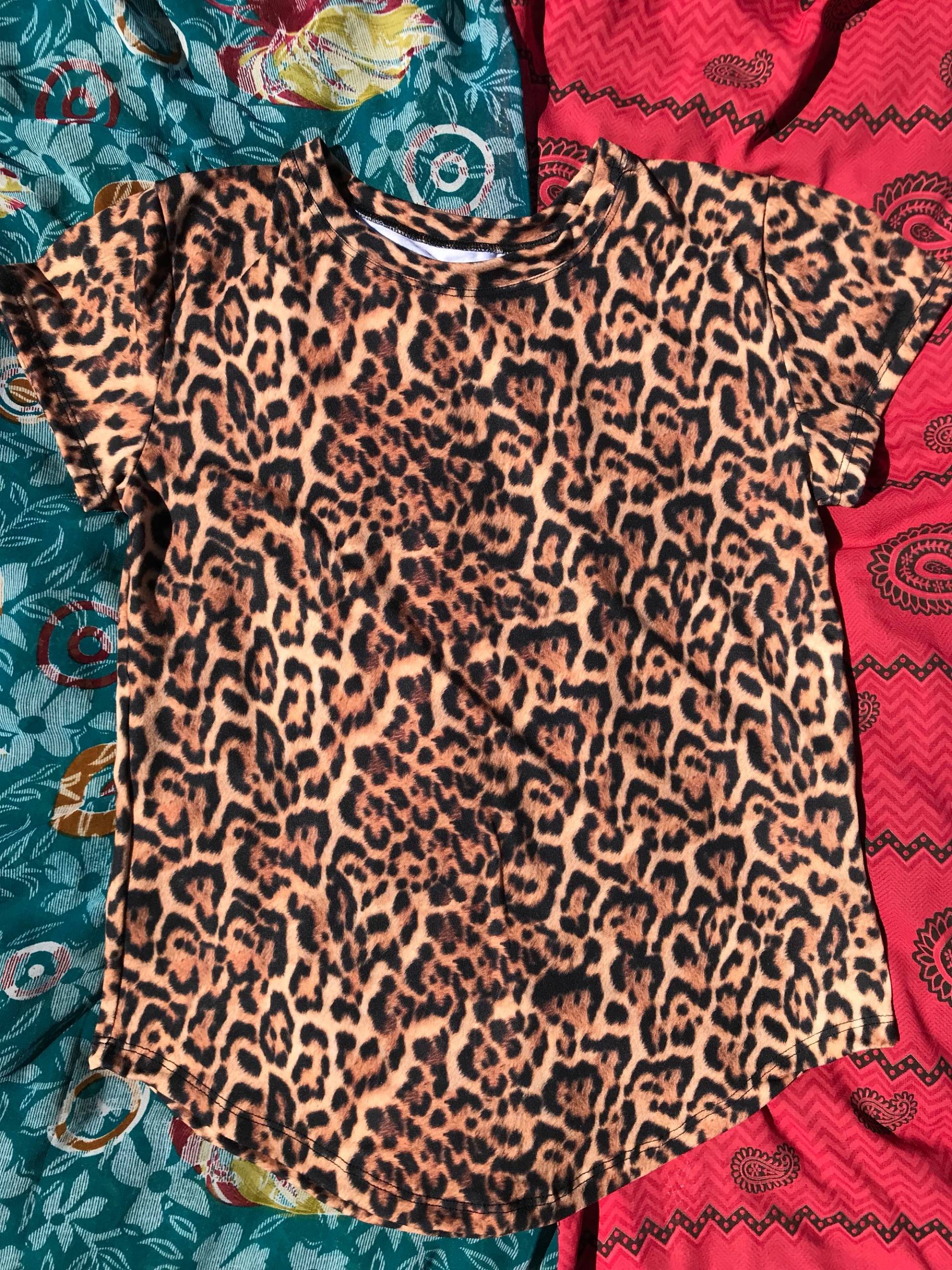 Leopard T-Shirt Leopard T-Shirt von LatinxSpirit