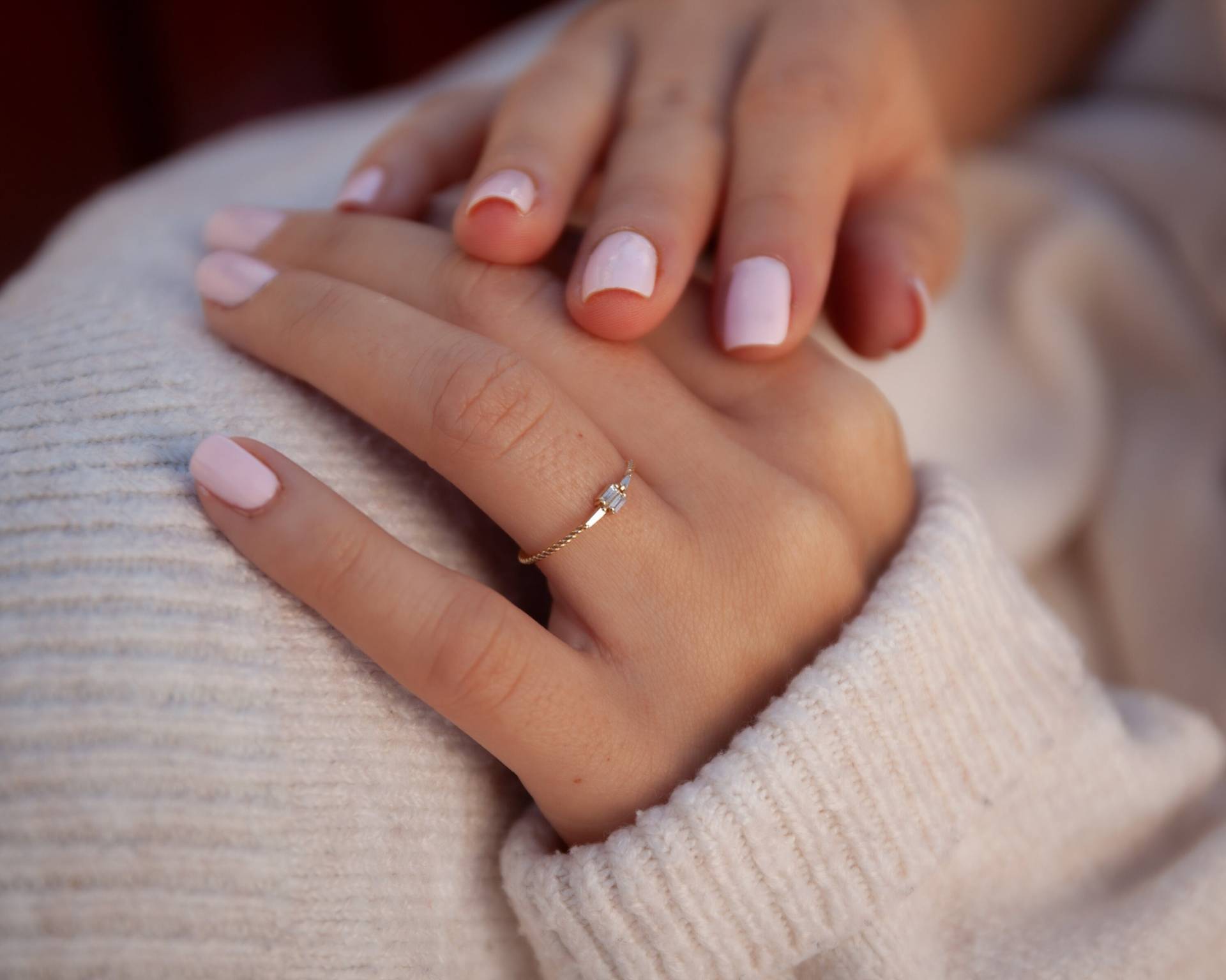 Verlobungsring Mit Baguette Und Diamant Im Trapezschliff in 585Er Gelbgold Ehering, Lr00040D von Latualucejewelry