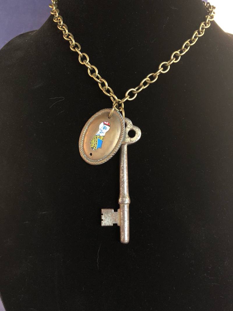 Antiker Schlüssel- Und Schlüssellochanhänger - Steampunk Eklektisch König von LaughOutLoudArts