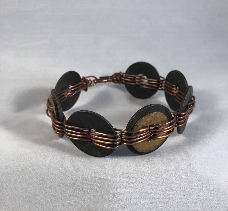 Wäschearmband - Armreif Gewebter Draht Brutalist Industriell Kupfer Messing Stahl Handarbeit von LaughOutLoudArts