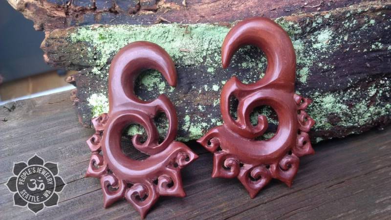 Geschnitzt Aus Sowa Holz - Preislich Pro Paar von LaughingBuddhaStudio