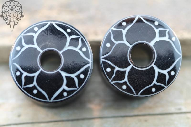 Horn Mit Rosetta - Double Flared Plugs von LaughingBuddhaStudio