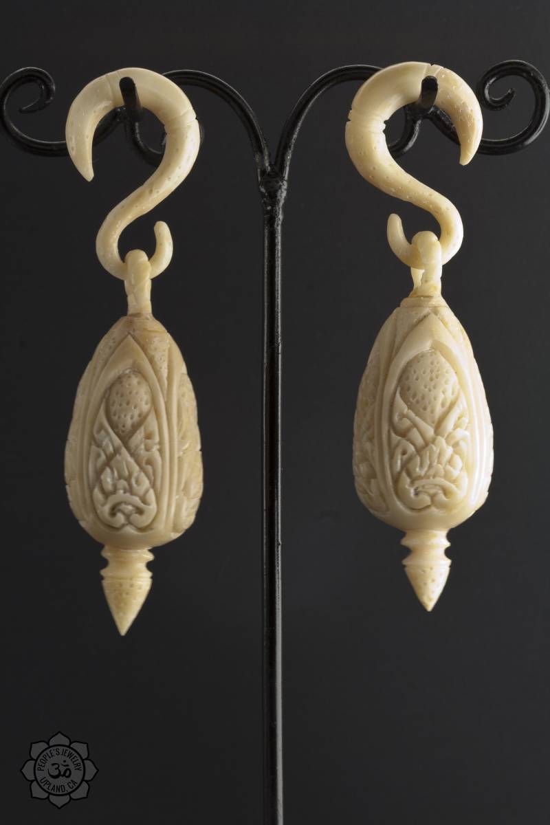 Tagua Nut Geschnitzte Ohrgewichte - Spulen von LaughingBuddhaStudio