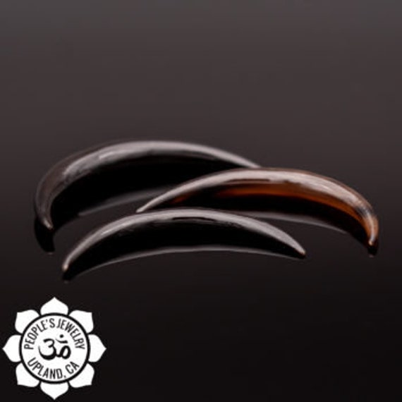 Völker Schmuck - Büffel Horn Septum Stoßzähne Preis Pro Stück von LaughingBuddhaStudio