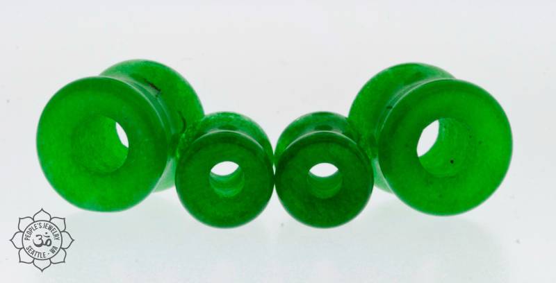 Völker Schmuck - Double Flare Grün Aventurin Ösen Preis Pro Paar von LaughingBuddhaStudio