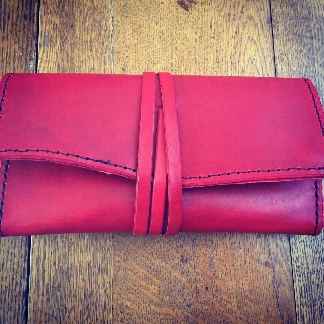 Rote Leder Clutch Geldbörse Rote Leder Clutch Geldbörse von LaughingFoxLeather
