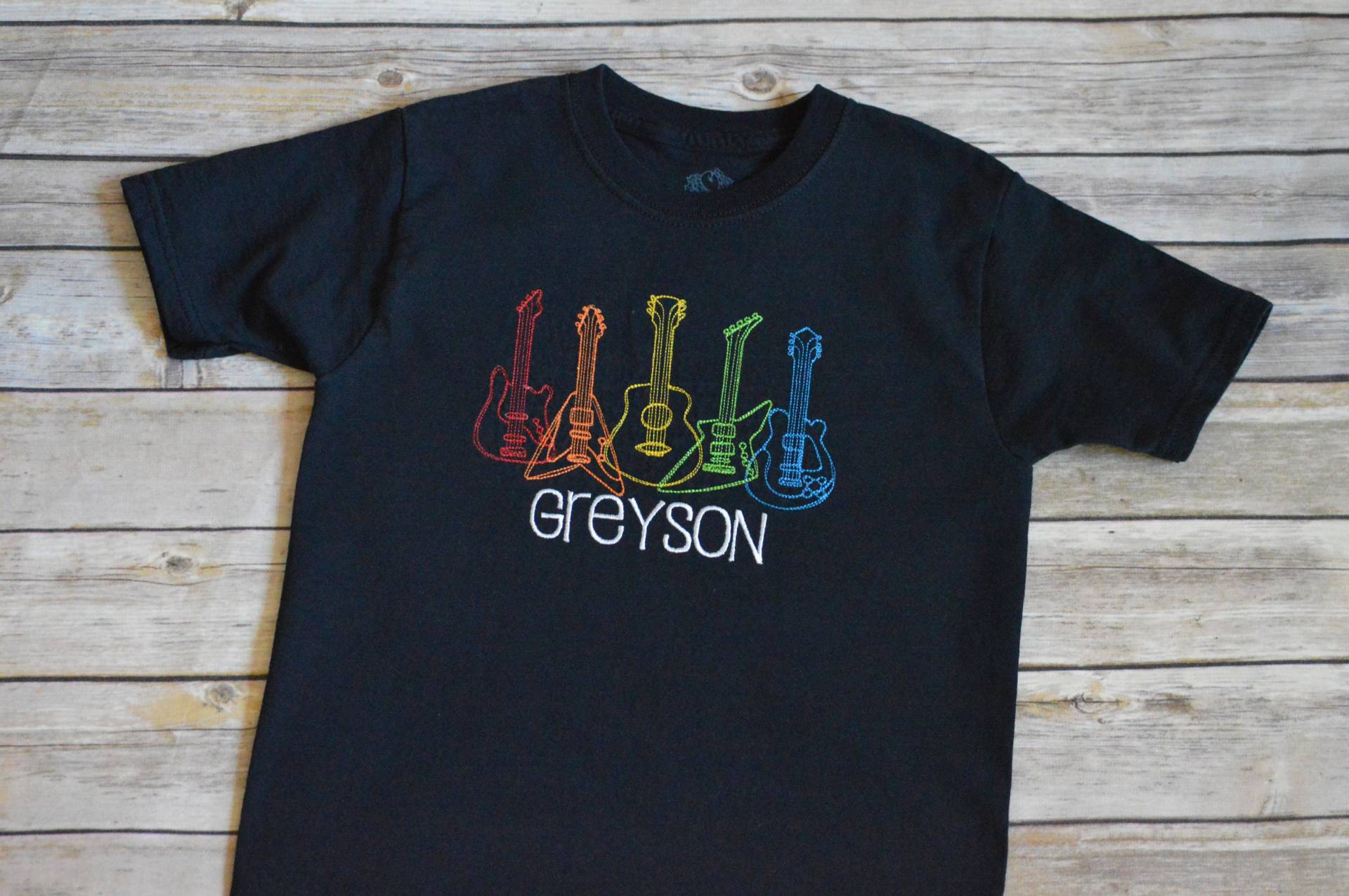 Rock'n'roll-Gitarren-Shirt, Gitarren-Geburtstags-Shirt, Personalisiertes Gitarren-Shirt, Jungen-Gitarren-Shirt, Rockstar-Gitarren-Shirt von LaundryRoomSanctuary