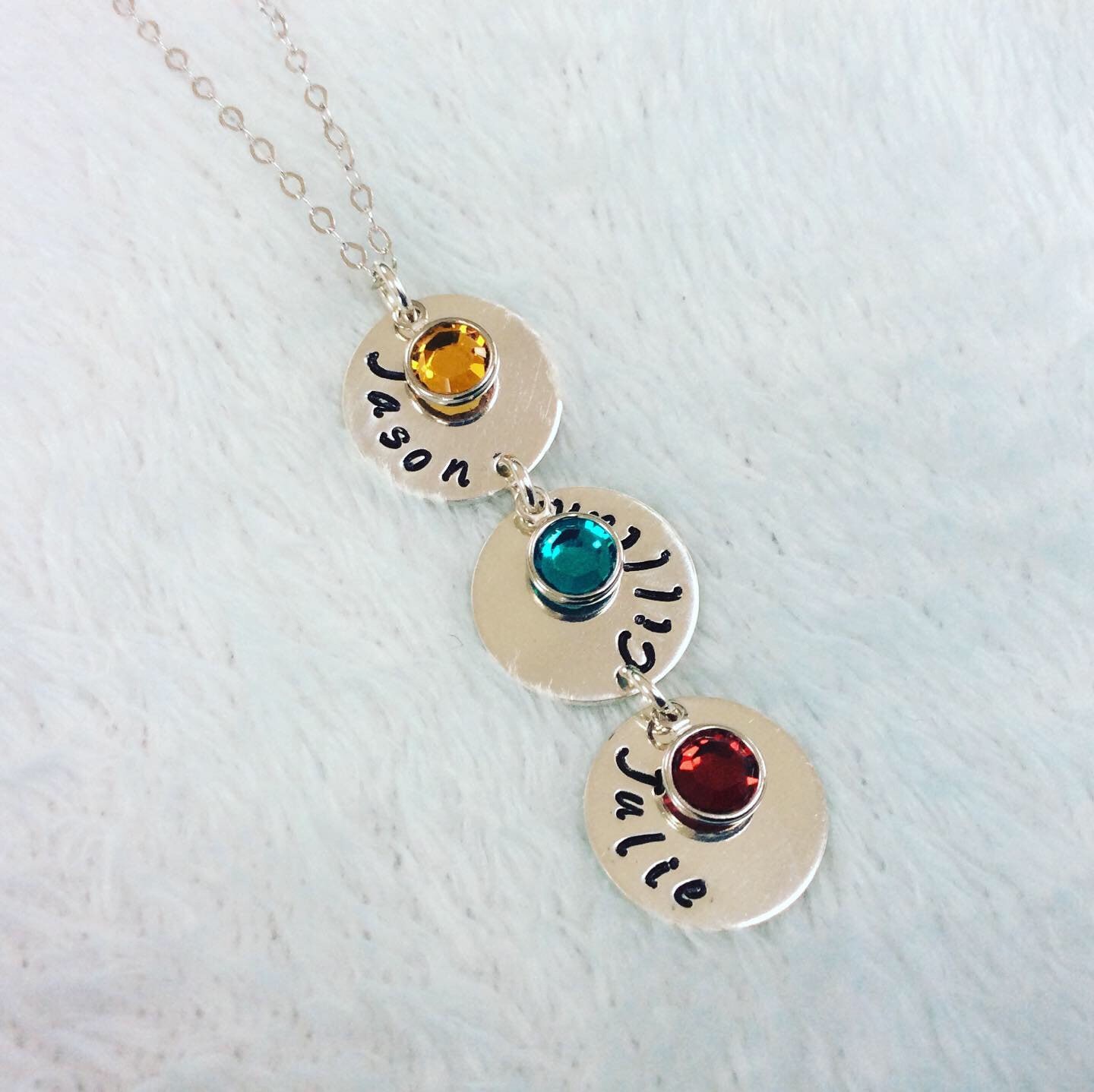 Personalisierte Sterling Silber Mom Halskette Drei Kinder Namen & Geburtssteine Personalisierte Sterling Silber Mom Halskette Drei Kinder Namen & Geburtssteine von LaurAnnaBelleDesigns