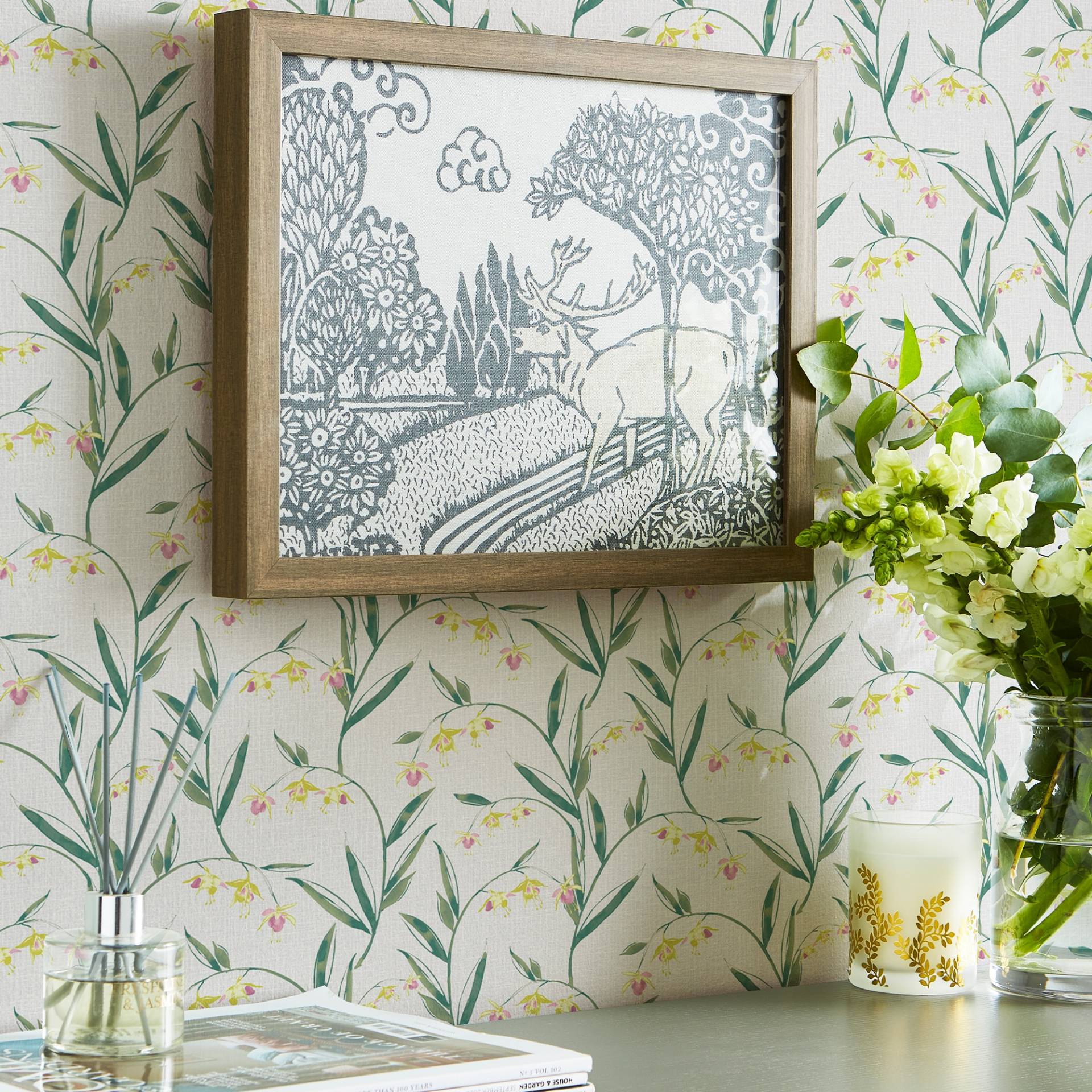 LAURA ASHLEY Vliestapete "Fulwell Fuchsia" geblümt glatt 10mx52cm (ca. 5m2) von Laura Ashley