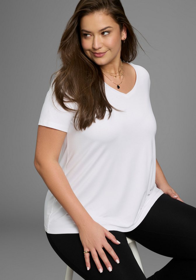 Laura Scott CURVE T-Shirt mit V-Ausschnitt aus fließender Viskose - GROSSE GRÖSSE Laura Scott CURVE T-Shirt mit V-Ausschnitt aus fließender Viskose - GROSSE GRÖSSE von Laura Scott CURVE