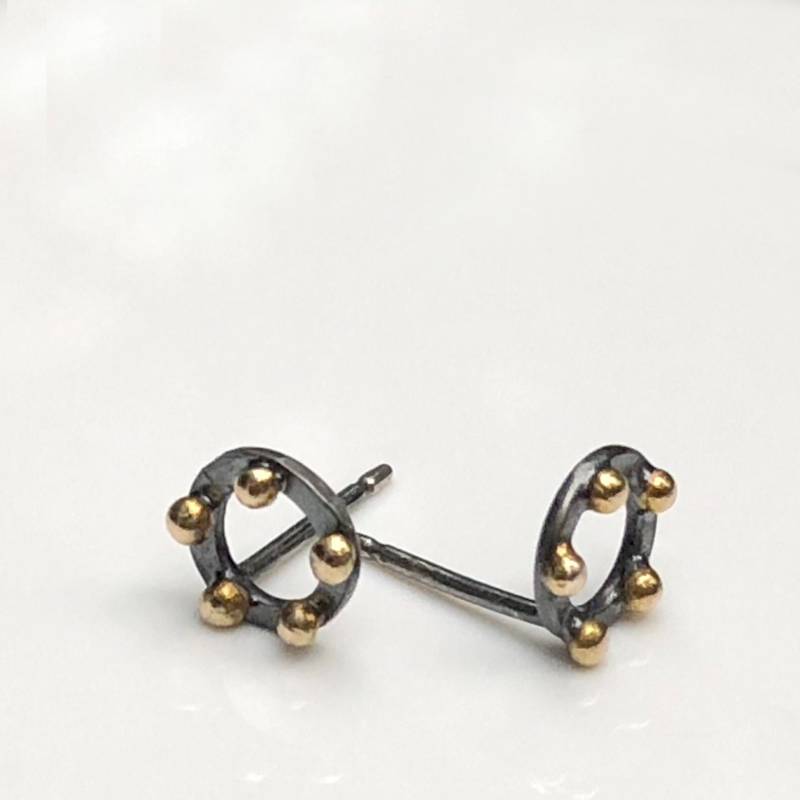 14K Gold + Geschwärzter Sterling Silber Offener Kreis Ohrstecker 6.5 Mm Minimalistisch Geometrisch Kantig von LauraFoxDesigns