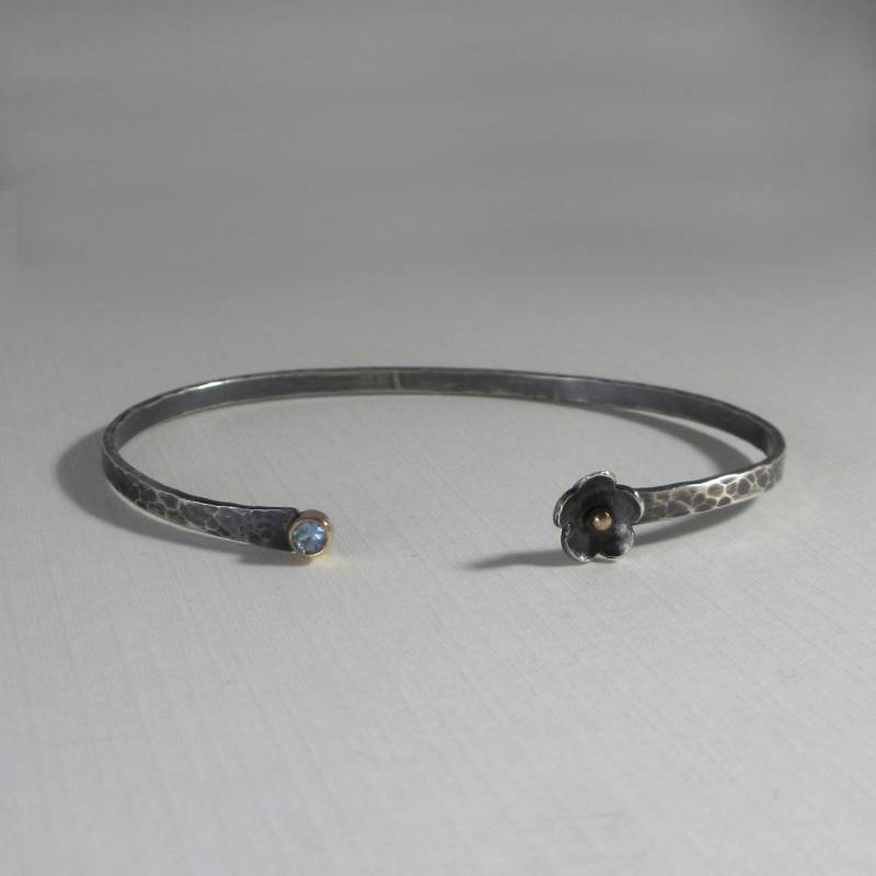 Mohn Stapeln Manschette Sterling Silber Und 14 K Gold Offene Armband Blume Aquamarin Gehämmert Armreif von LauraFoxDesigns
