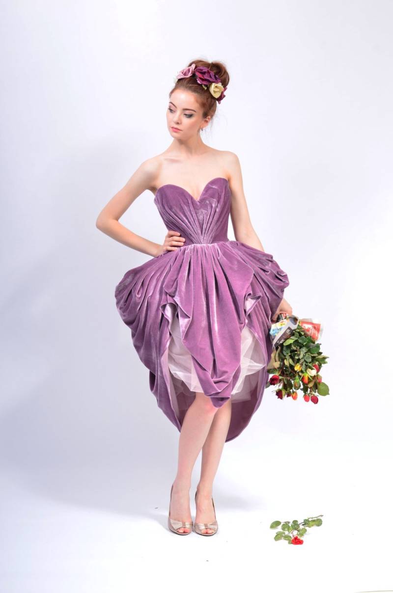 Haute Couture Sweetheart Samt Kleid, Ärmelloses Avantgarde Kleid | Ozana von LauraGalic