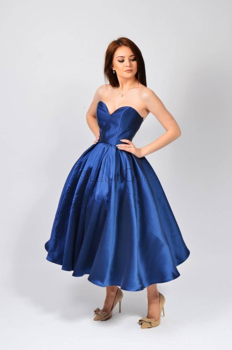 Trägerloses Kleid, Ärmelloses Midikleid | Loredana 2 von LauraGalic