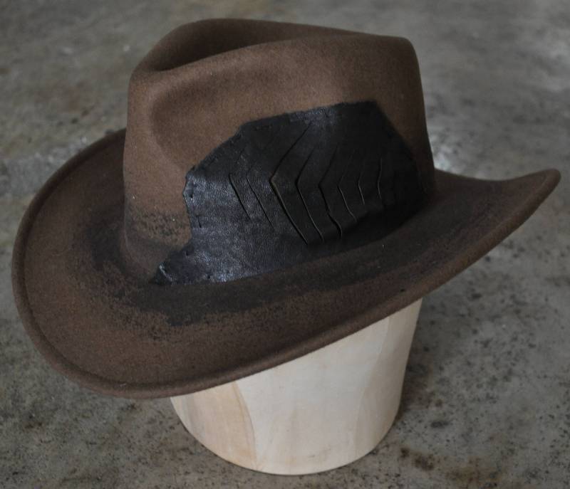 Western - Cowboy Hut Wolle Braun Schwarz Leder Bemaltes Hutband Unikat von LauraJRusch