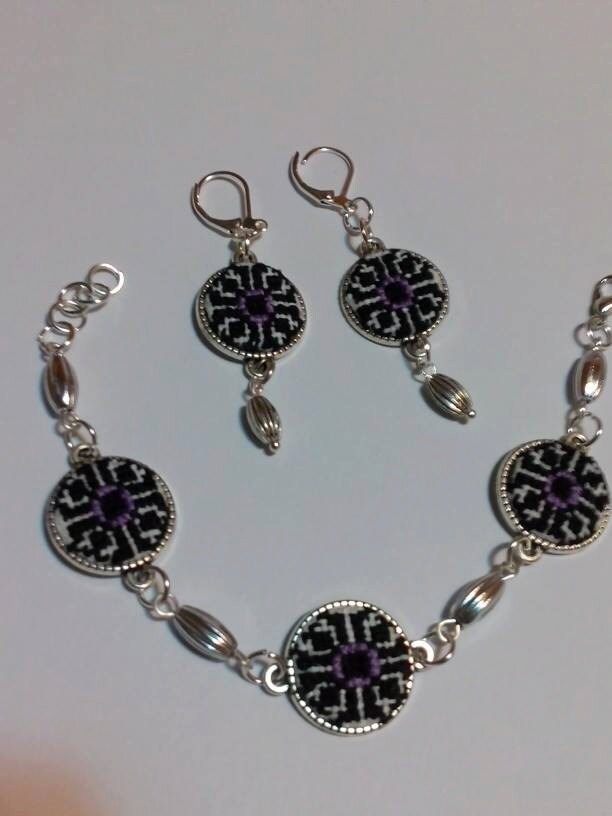 Ohrringe Und Armband Set Folk Stickerei Bestickte Mini Kreuzstich Geschenk Für Sie Ohrringe Und Armband Set Folk Stickerei Bestickte Mini Kreuzstich Geschenk Für Sie von LauraPersic