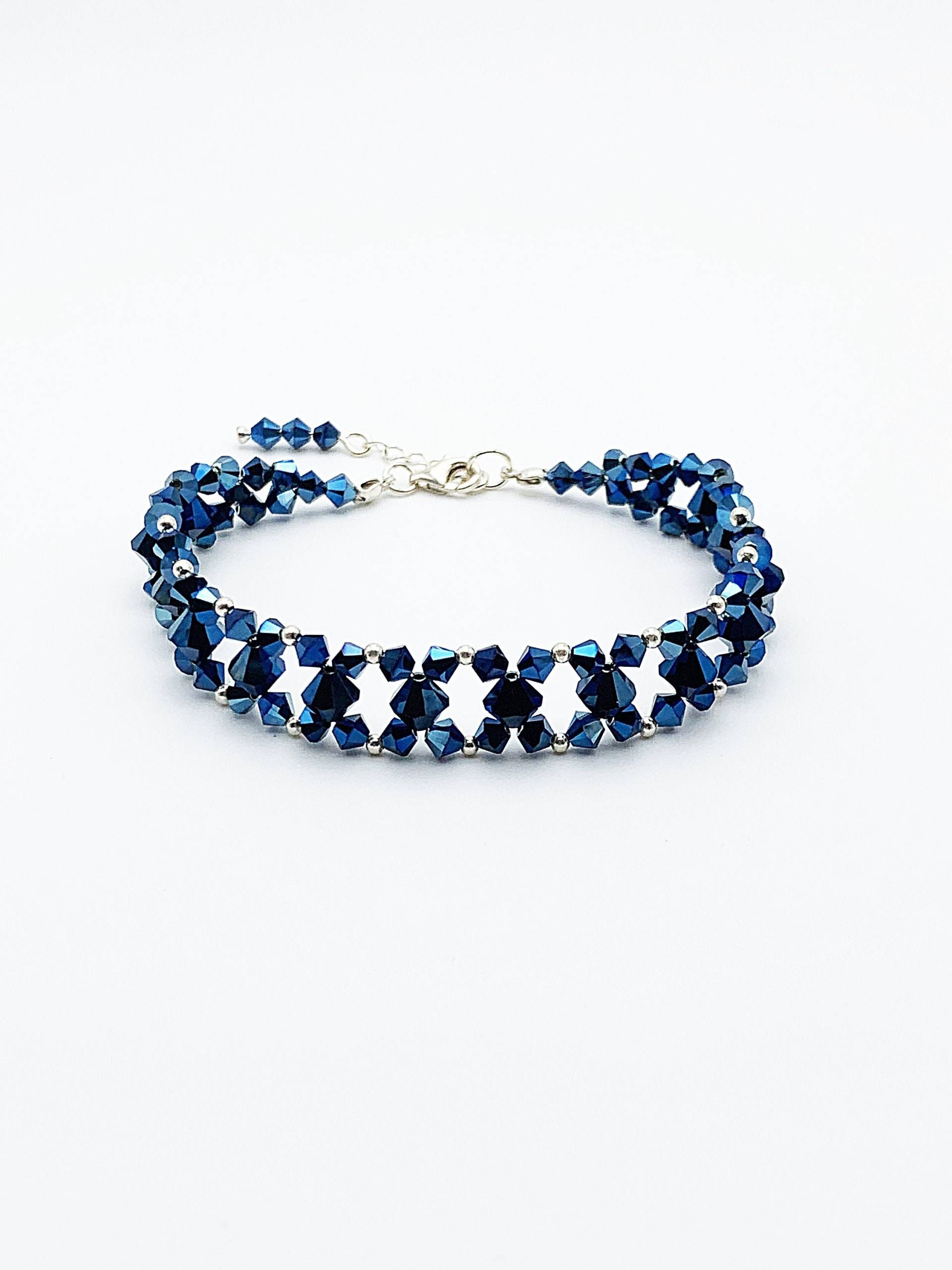 Dünnes Swarovski-Manschettenarmband Aus Metallisch Blauen Kristallperlen Und Silberperlen, Verschluss 925Er Silber von LauraScreations27