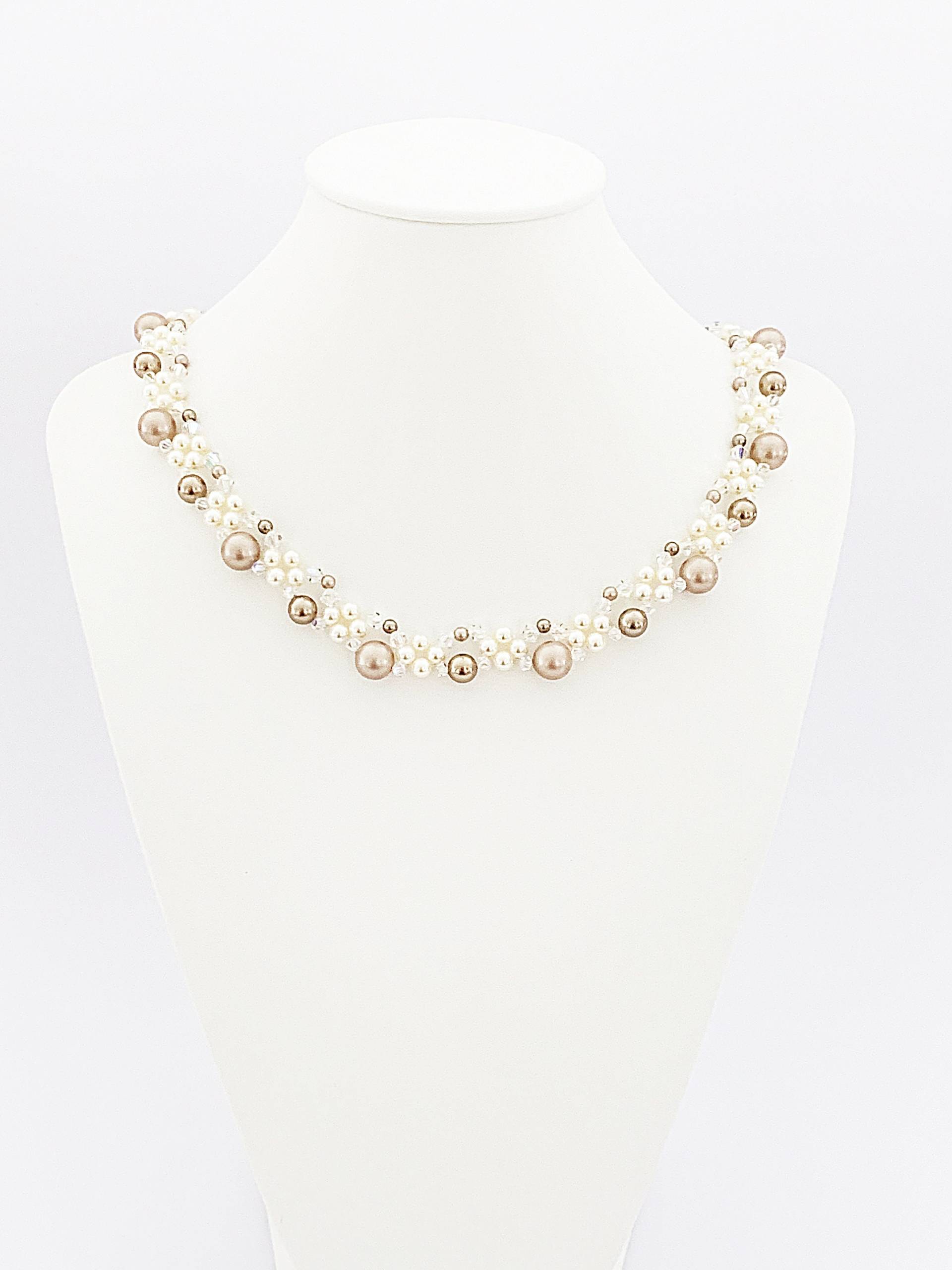 Halsband Aus Perlmuttfarbenen Kristallperlen Und Swarovski-Mandel-Doppelkegeln in Ecru-Creme-Bronze, Verschluss Verlängerungskette 925Er Silber von LauraScreations27
