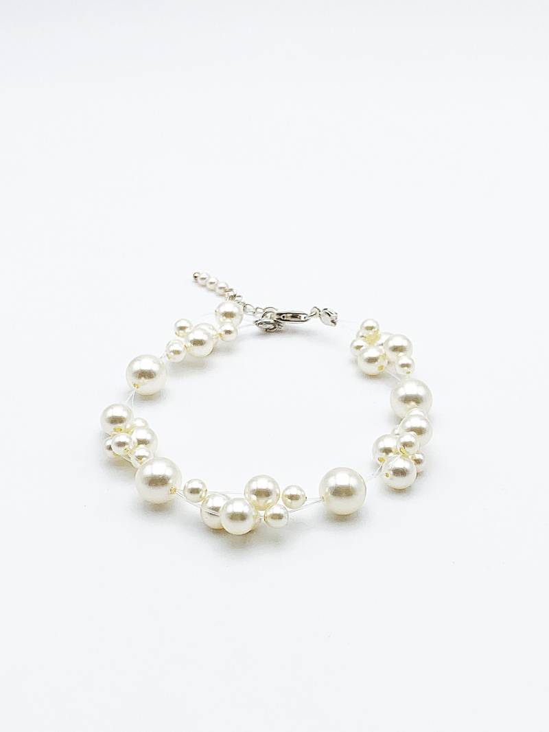 Perlmuttfarbenes Kristallperlenarmband Von Swarovski Ecru, Creme, 925Er Silberverschluss, Ecrufarbenes Perlenhochzeitsarmband, Brautarmband Perlmuttfarbenes Kristallperlenarmband Von Swarovski Ecru, Creme, 925Er Silberverschluss, Ecrufarbenes Perlenhochzeitsarmband, Brautarmband von LauraScreations27
