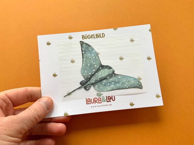 Bügelbild Rochen | Unterwasserwelt Textil Applikation Textiltransfer Meerestiere Stachelrochen Aufbügler Maritime Textilgestaltung Bügelbild Rochen | Unterwasserwelt Textil Applikation Textiltransfer Meerestiere Stachelrochen Aufbügler Maritime Textilgestaltung von LauraUndLou