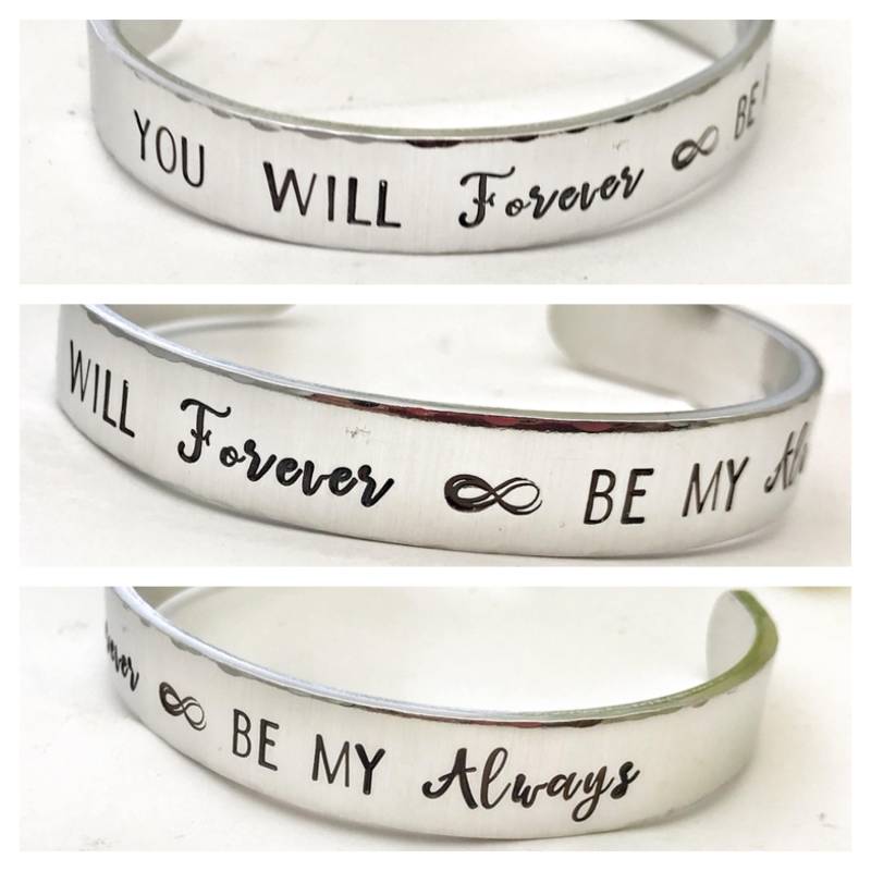Personalisierter Armreif, Armreif Zum Hochzeitstag, Valentinstag von LauraWalkerJewellery