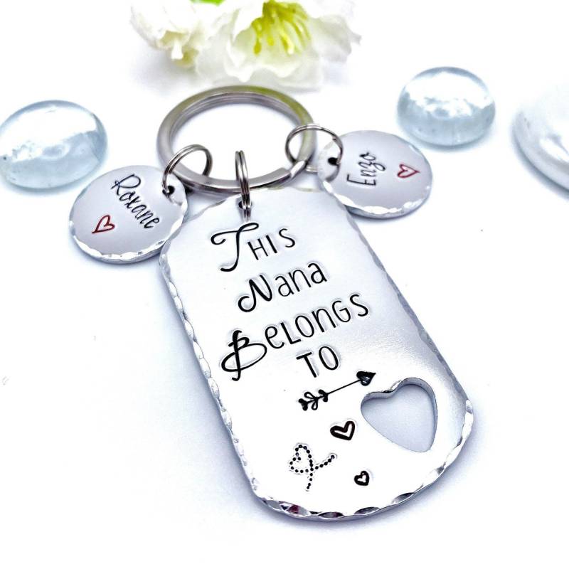 Personalisierter Schlüsselanhänger Oma Geschenk, Handgravierter Schlüsselanhänger, Personalisierter Personalisierter Schlüsselanhänger Oma Geschenk, Handgravierter Schlüsselanhänger, Personalisierter von LauraWalkerJewellery