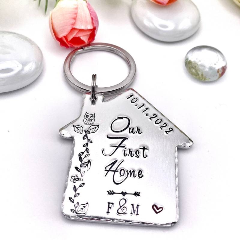 Schlüsselanhänger Mit Gravur „Neues Zuhause", „Home Is Where The Heart Is"-Geschenk Schlüsselanhänger Mit Gravur „Neues Zuhause", „Home Is Where The Heart Is"-Geschenk von LauraWalkerJewellery