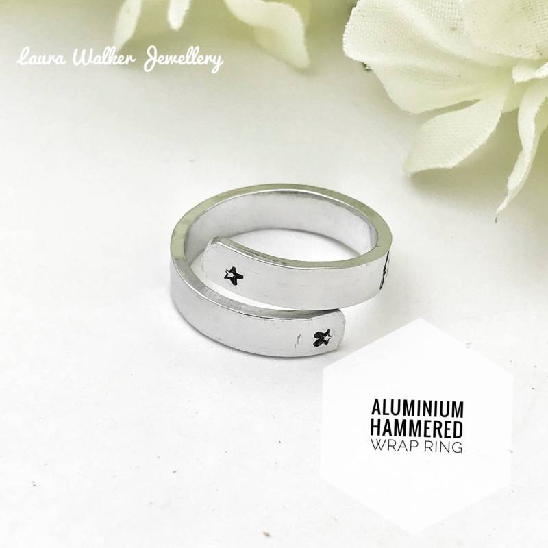 Wickelring, Gestempelter Ring, Personalisierter Individueller Silberring, Namensring Wickelring, Gestempelter Ring, Personalisierter Individueller Silberring, Namensring von LauraWalkerJewellery