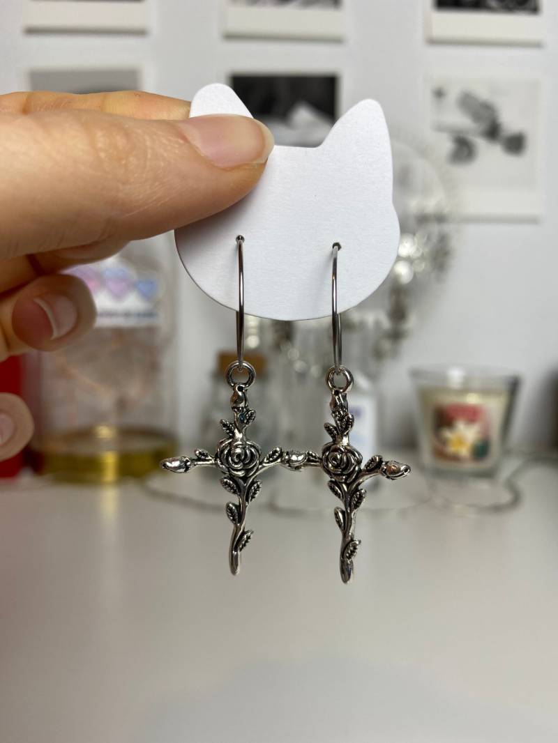Rosenkreuz-Creolen/Silber, Edelstahl304, Für Allergiker Geeignet Rosenkreuz-Creolen/Silber, Edelstahl304, Für Allergiker Geeignet von LauraliJewellery