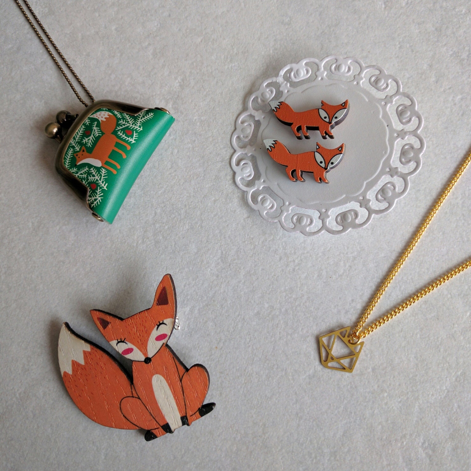 Fuchs Geschenkset, Halskette, Brosche, Ohrringe, Geschenk Box Fuchs Geschenkset, Halskette, Brosche, Ohrringe, Geschenk Box von LaurasJewellery