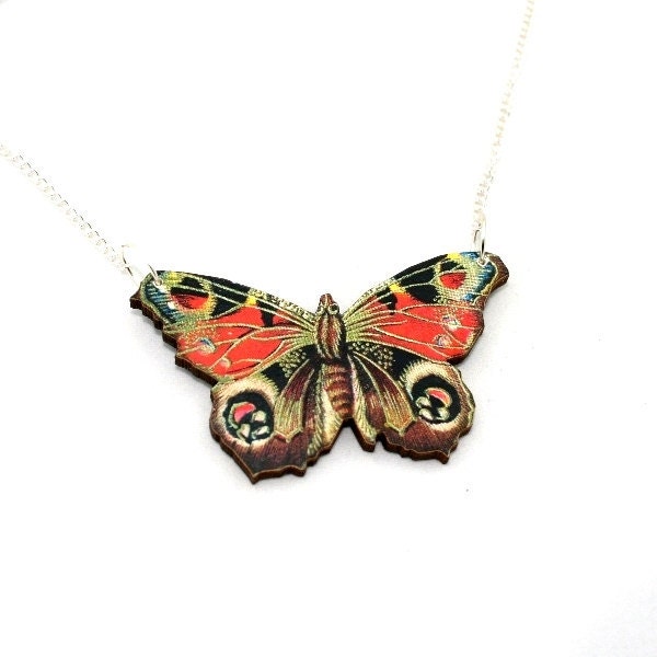 Pfau Schmetterling Halskette, Braun & Rot Holz Anhänger, Illustration Schmuck, Wald, Tier Schmuck Pfau Schmetterling Halskette, Braun & Rot Holz Anhänger, Illustration Schmuck, Wald, Tier Schmuck von LaurasJewellery